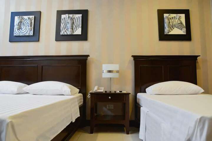 Room 12 of 42