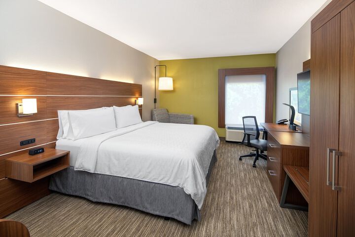 Room 8 of 37