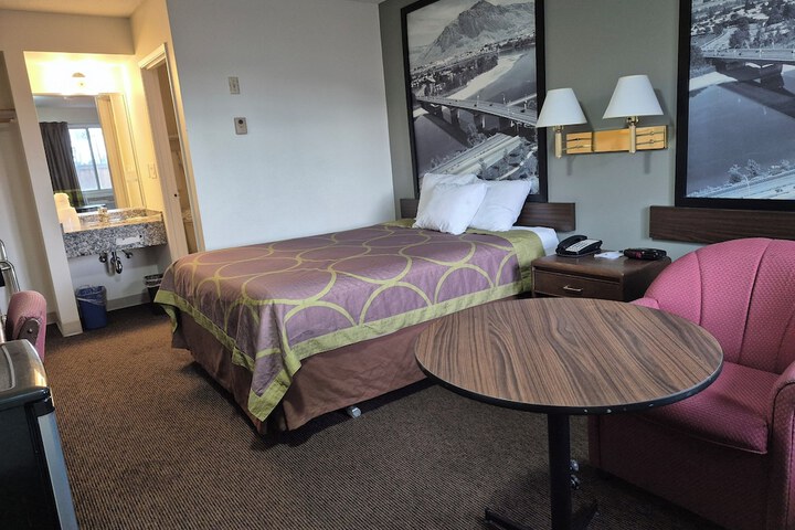 Room 20 of 36