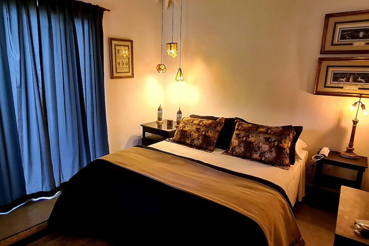 Room 35 of 142