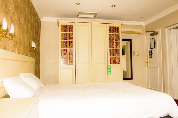 Consort Hotel Image 10