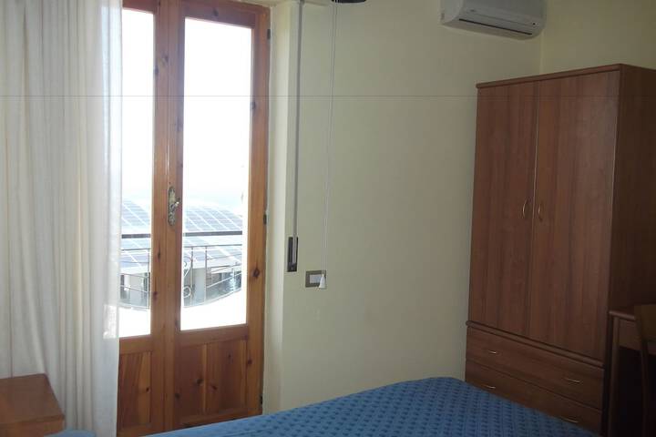 Room 15 of 73