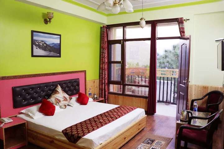 Room 14 of 28