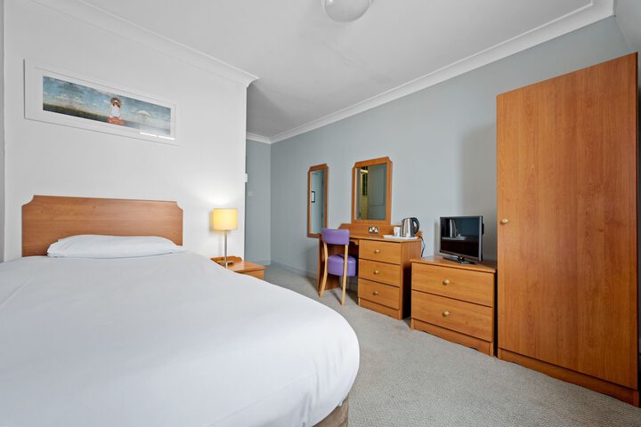 Room 21 of 74