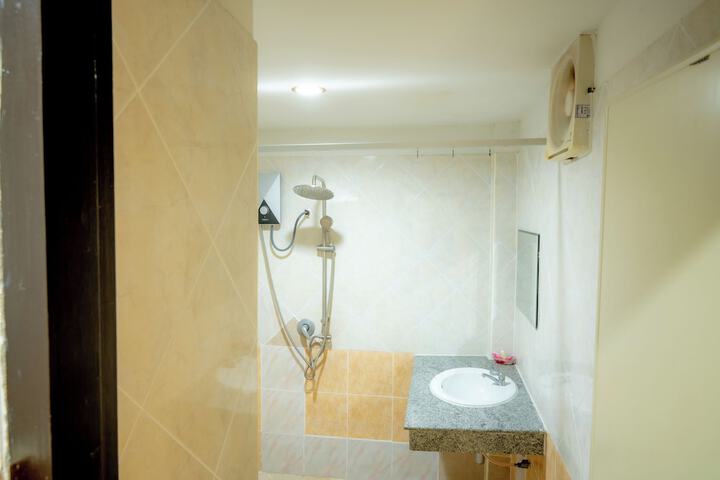 Room 16 of 19