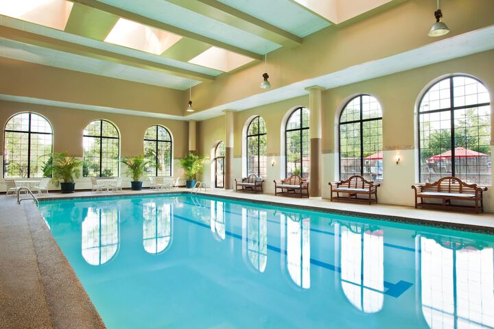 Pool Hotel