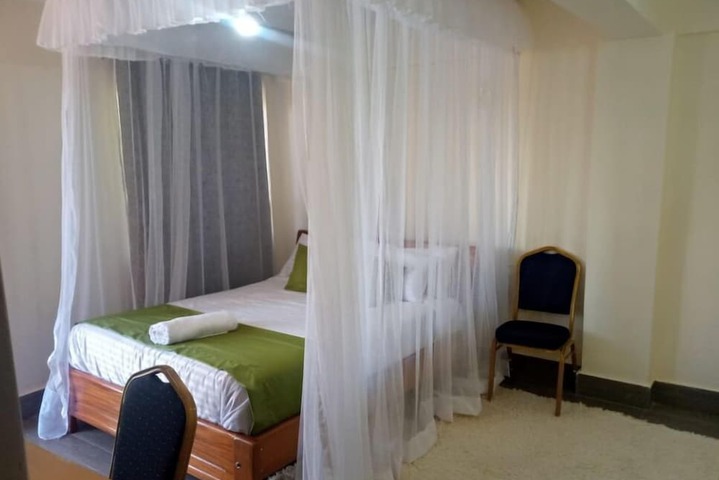 Room 13 of 26