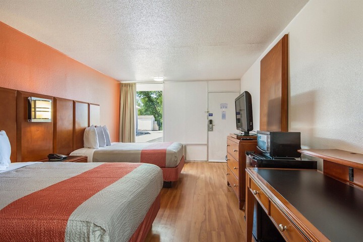 Room 29 of 61