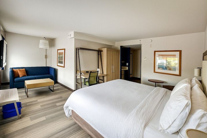 Room 21 of 74