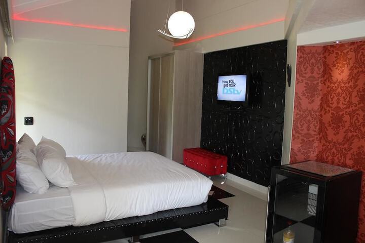 Room 6 of 47