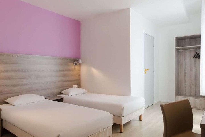 Room 15 of 65