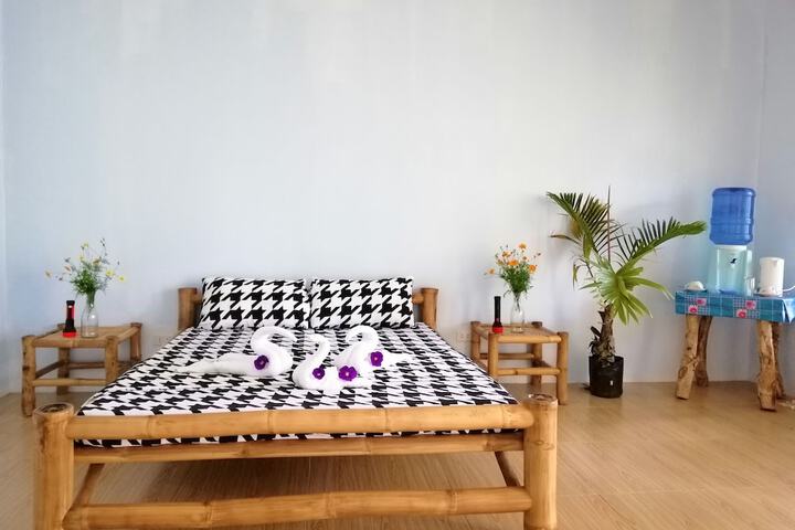 Room 2 of 22