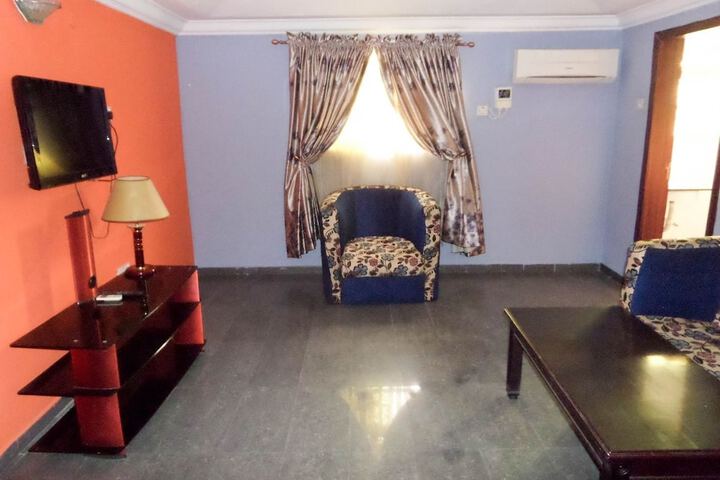 Room 3 of 13