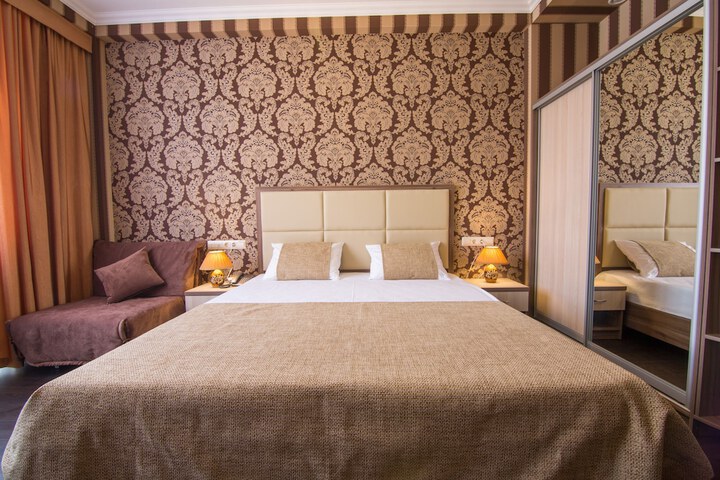 Room 27 of 67