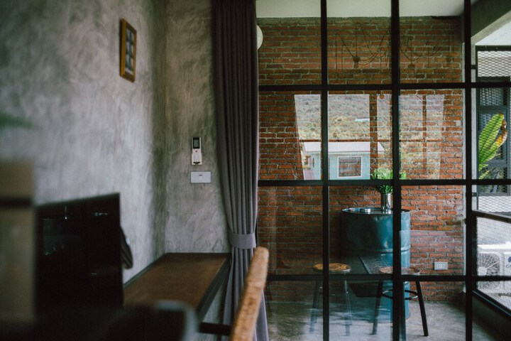 Room 7 of 36