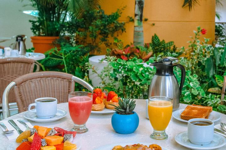 Breakfast buffet