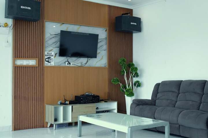 Room 3 of 9