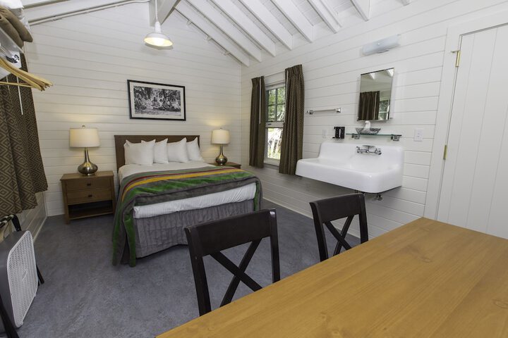 Room 13 of 25