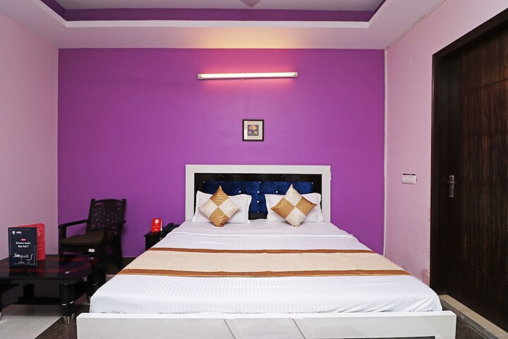 Room 13 of 17