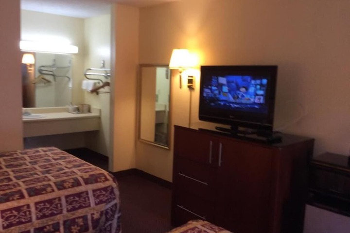 Room 13 of 35