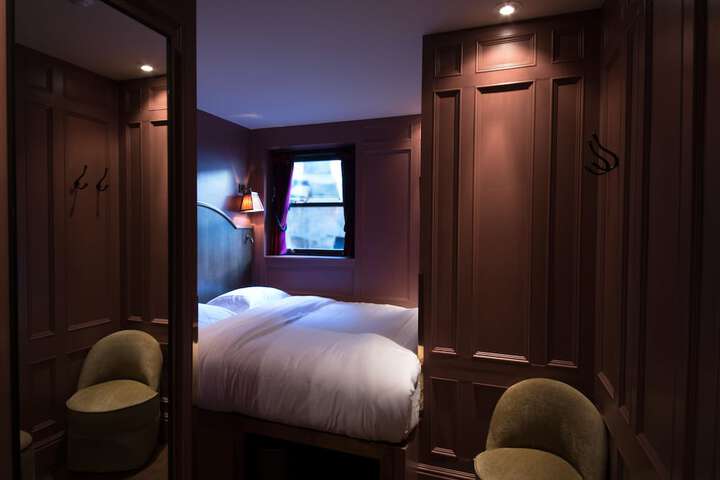 Room 13 of 69