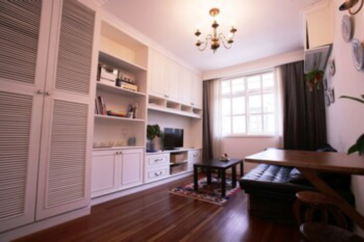 Room 9 of 19
