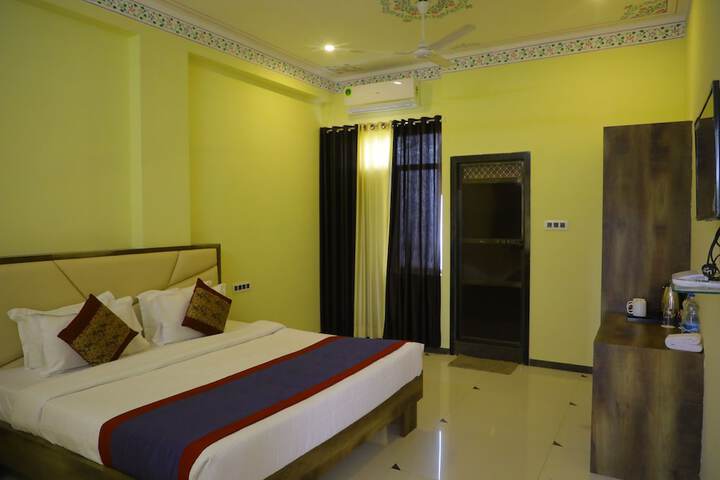 Room 9 of 41