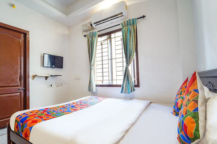 Room 10 of 25