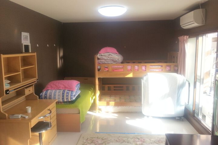 Room 5 of 111