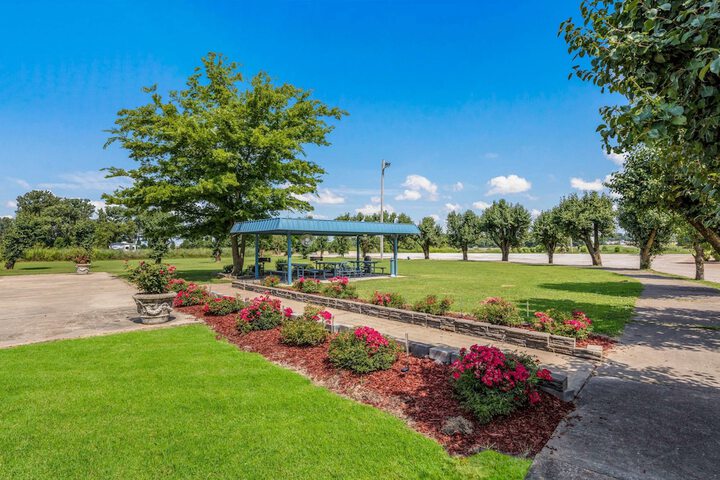 Property Grounds 32 of 40