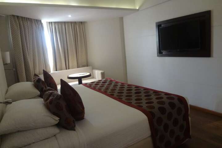 Room 8 of 48