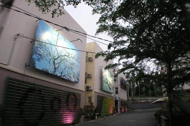 Hotel 66 of 81