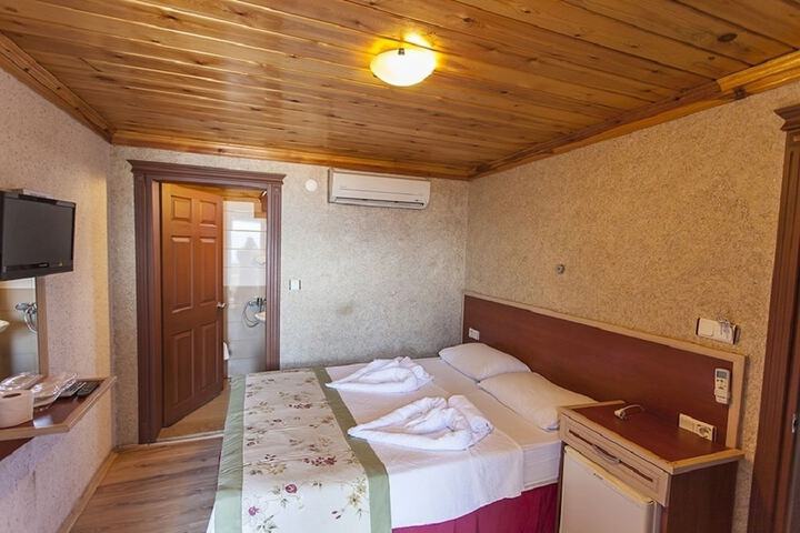 Room 3 of 15
