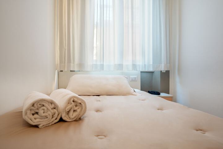 Room 15 of 37