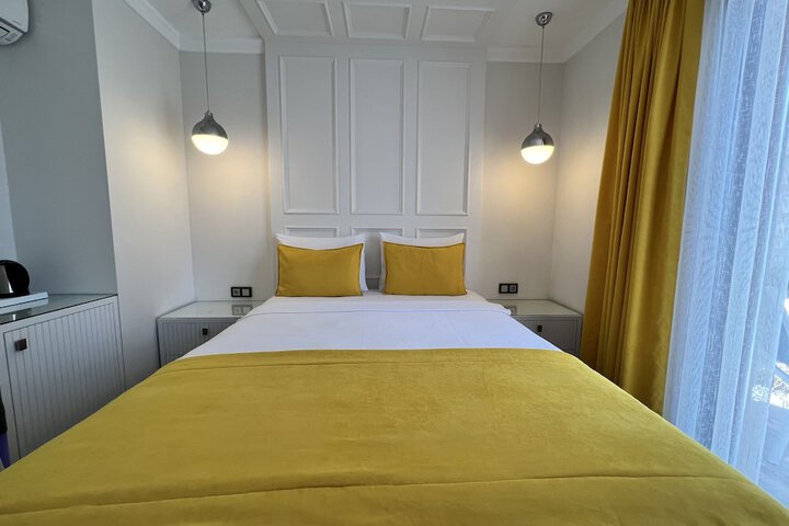 Room 23 of 107