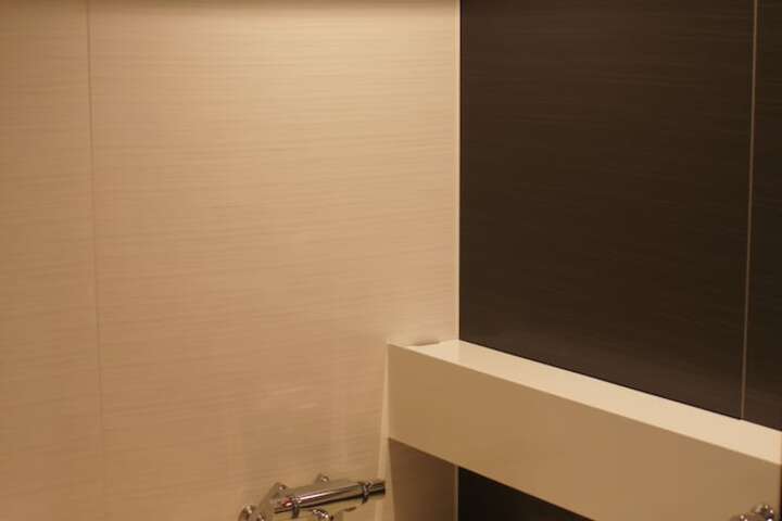 Room 63 of 103