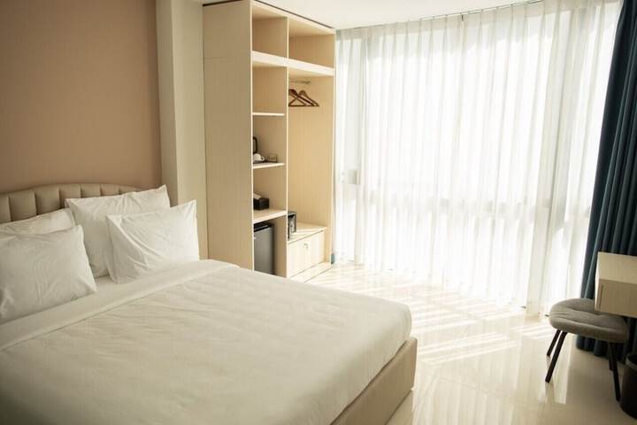 Room 17 of 24