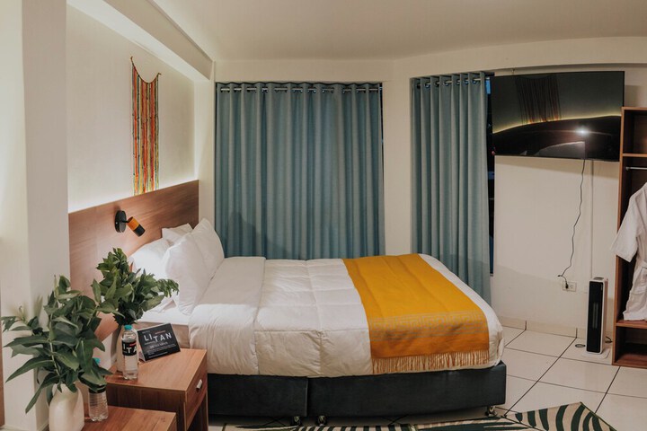 Room 14 of 28
