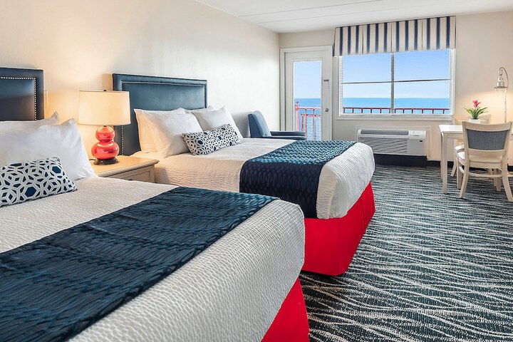 Room 4 of 18