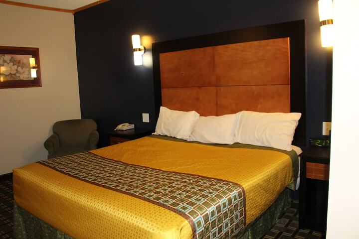 Room 2 of 17