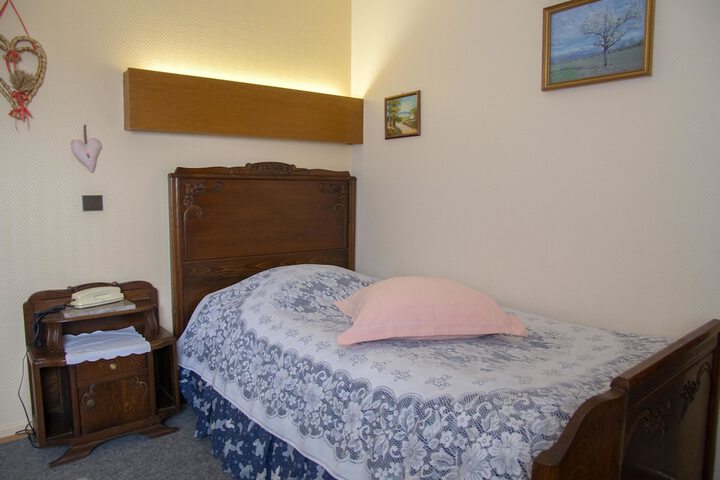 Room 15 of 37