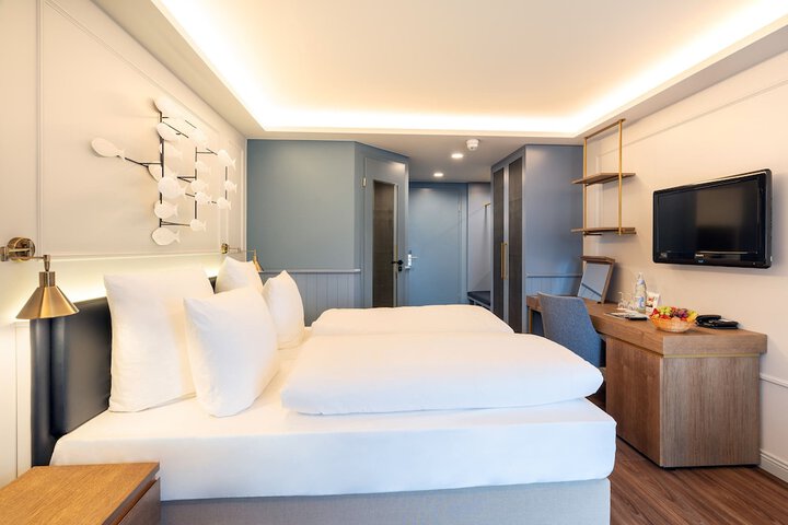 Room 3 of 26