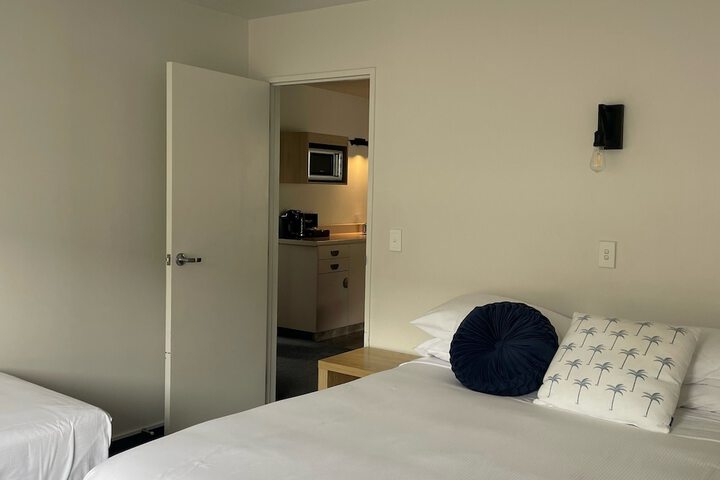 Room 18 of 85