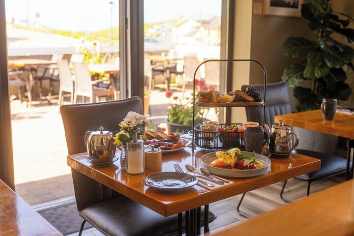 Breakfast/Coffee Service 96 of 118