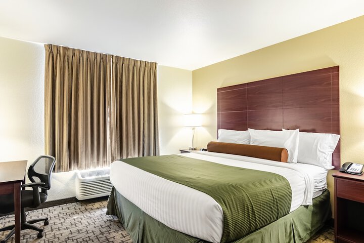 Room 18 of 108