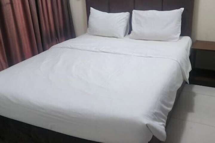 Room 15 of 28