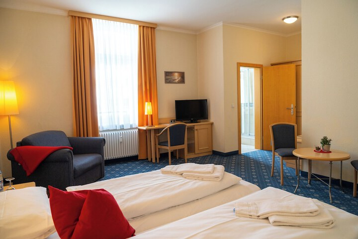 Room 16 of 30
