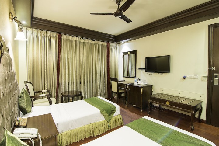 Room 10 of 31