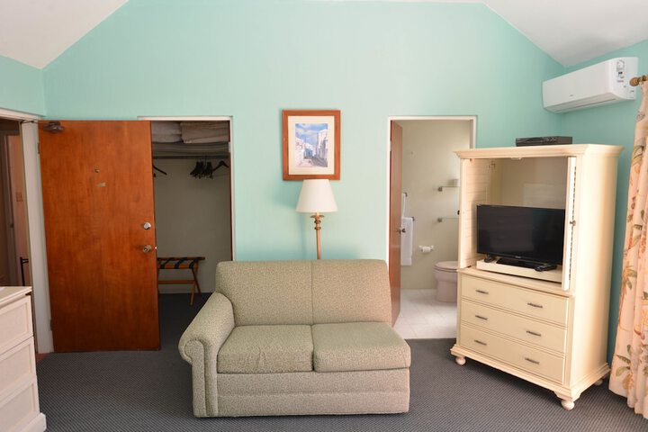 Room 19 of 77