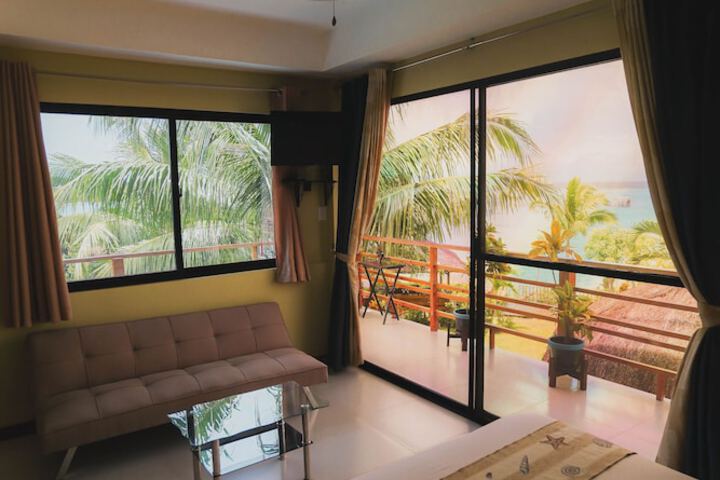 Room 2 of 80